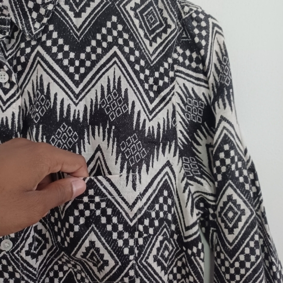 NWT J.crew Linen "boy" Button Up Shirt Aztec Diamonds Ikat | Black & white sz 2 - Picture 9 of 16